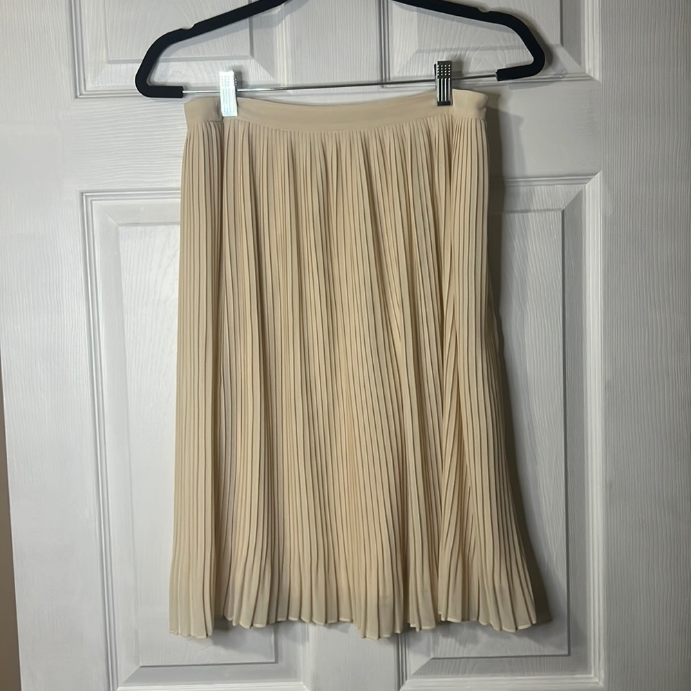 Cute cream skirt